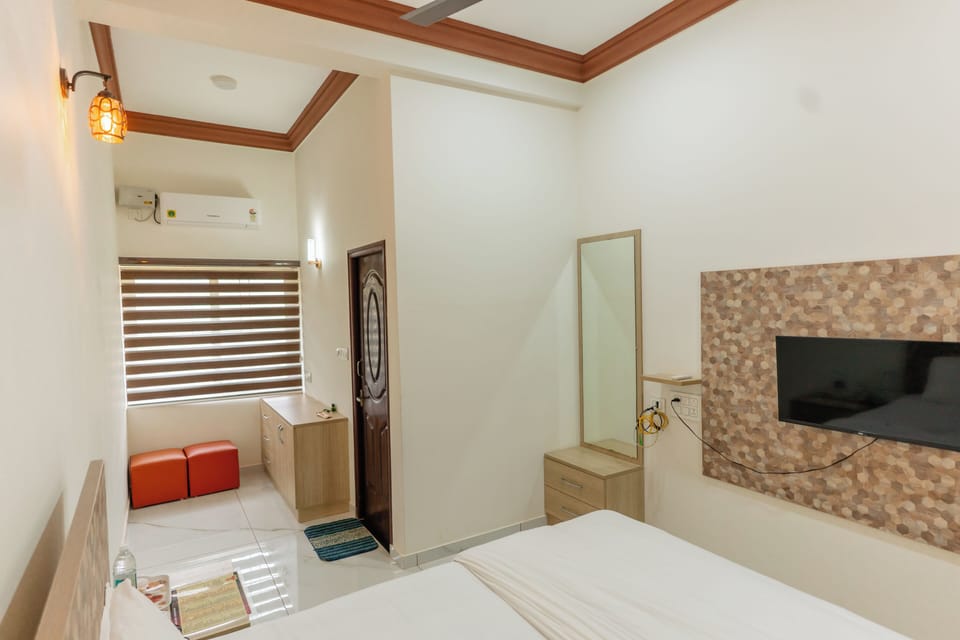 Superior Double Room | Laptop workspace, free WiFi