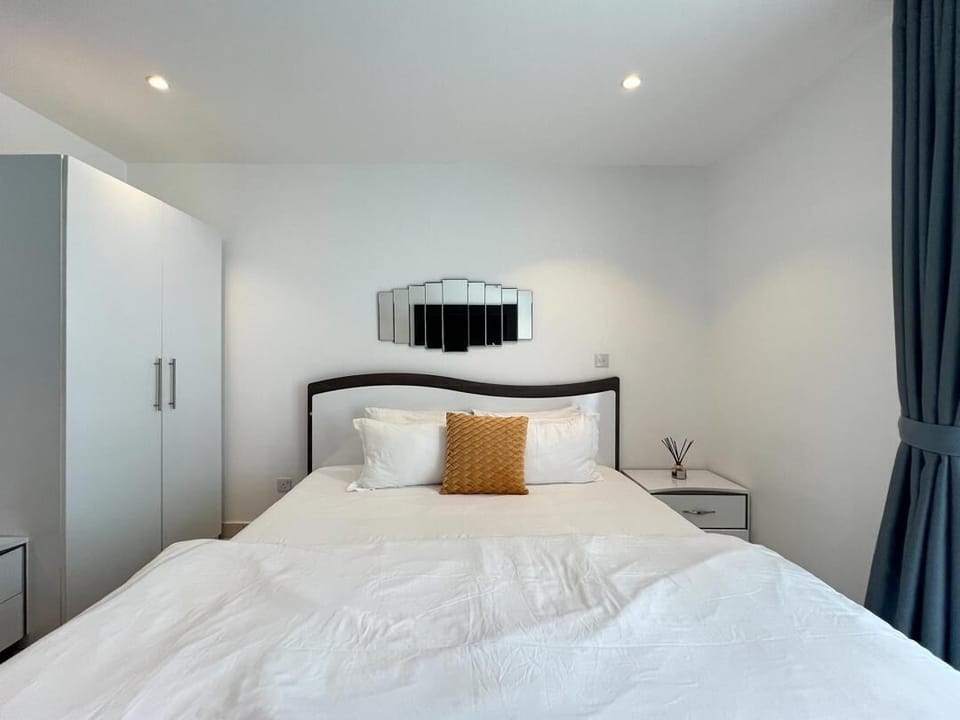 Classic Studio Suite, Patio, Pool View | Egyptian cotton sheets, premium bedding, down comforters