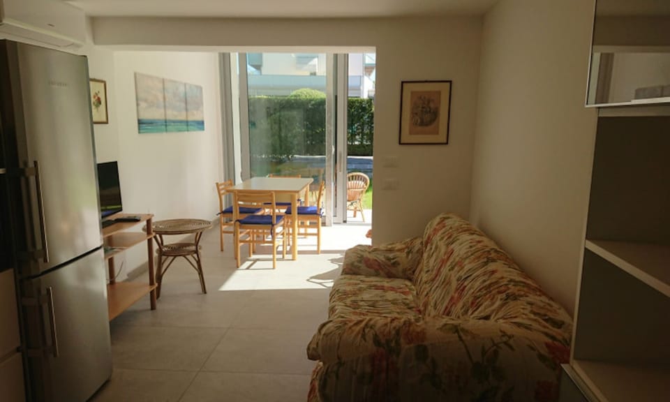 Villa, 2 Bedrooms, Patio, Garden View | Living room