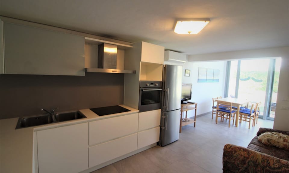 Villa, 2 Bedrooms, Patio, Garden View | Interior