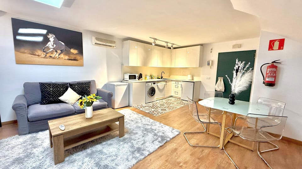 Basic Apartment, Balcony | Living area