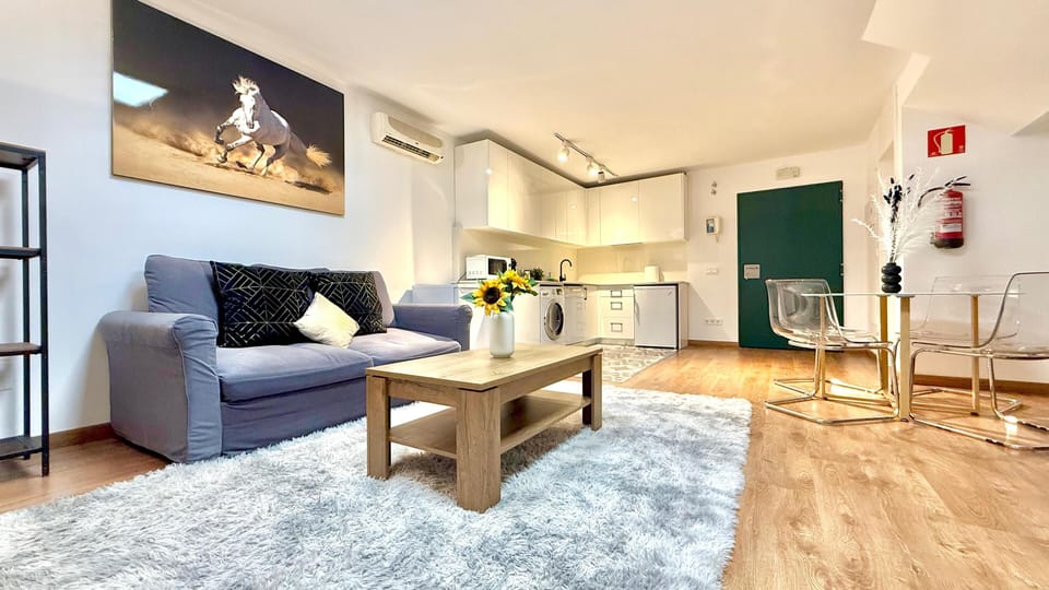 Basic Apartment, Balcony | Living area