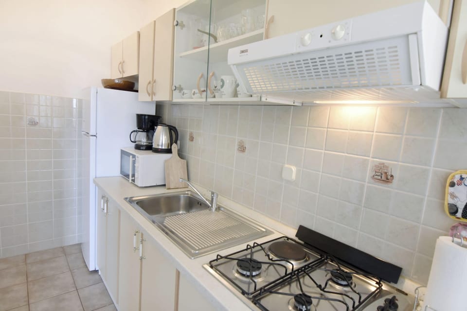 Apartment, 3 Bedrooms, Balcony, Garden View | Interior