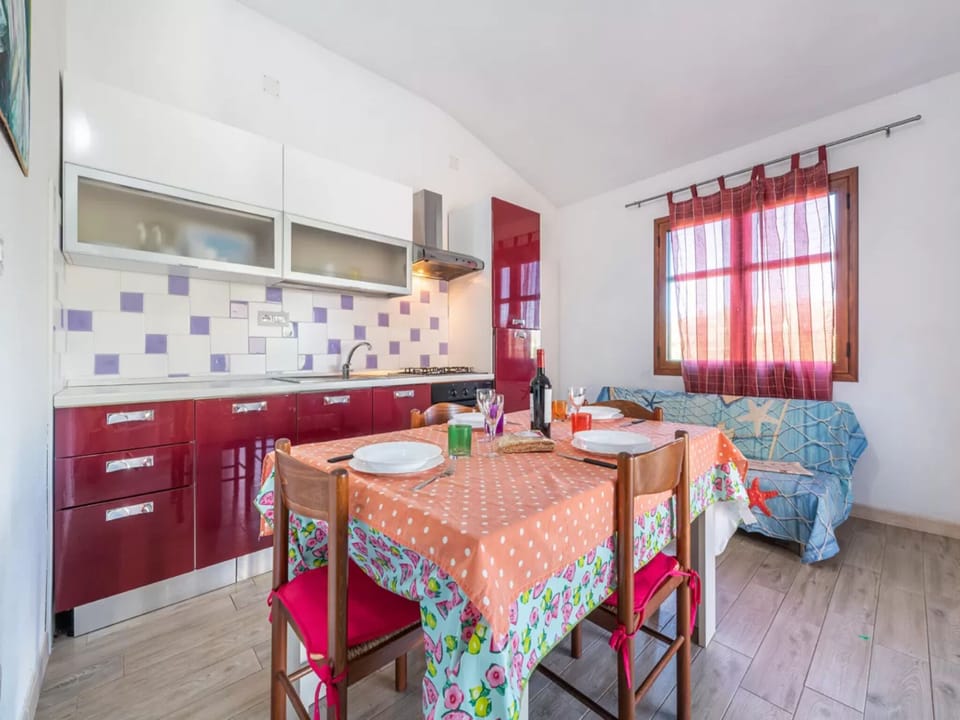 Villa, 2 Bedrooms, Patio, Garden View | Dining room