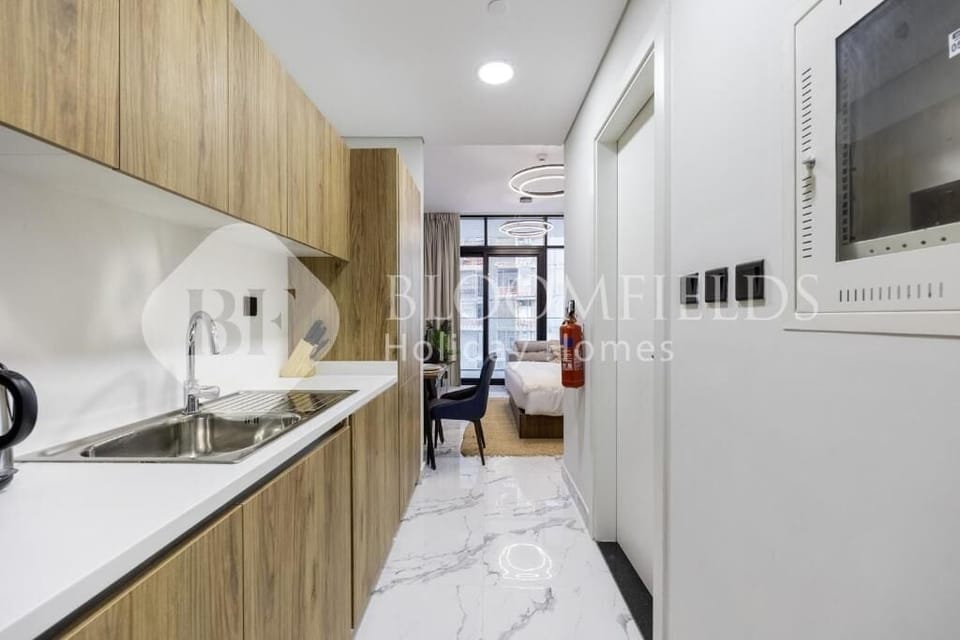 Apartment, Balcony, Canal View | Interior