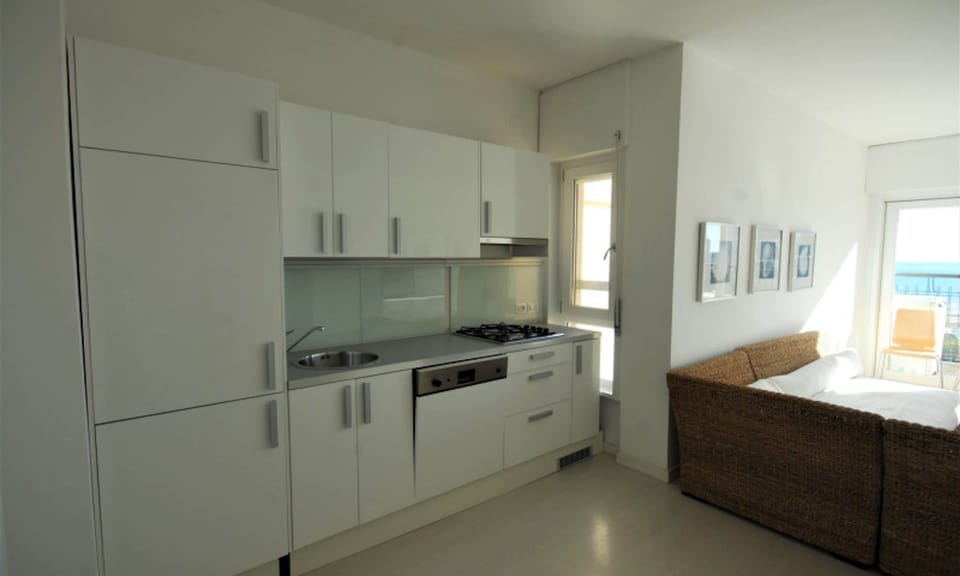 Apartment, 2 Bedrooms, Balcony, Ocean View | Interior