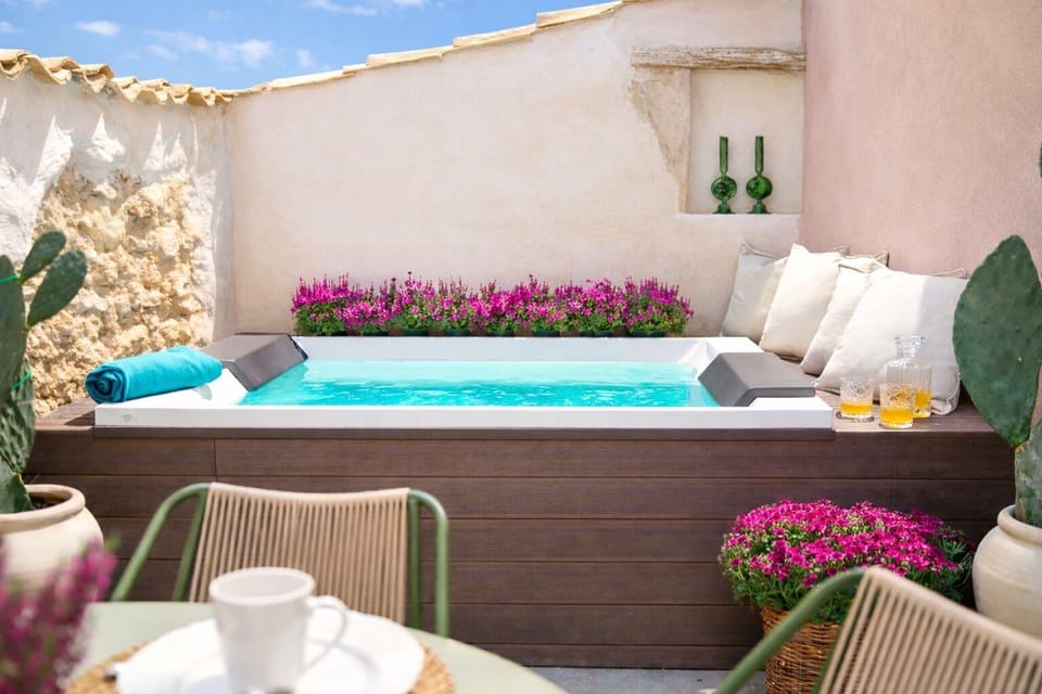 Apartment (2 Bedrooms) | Front of property