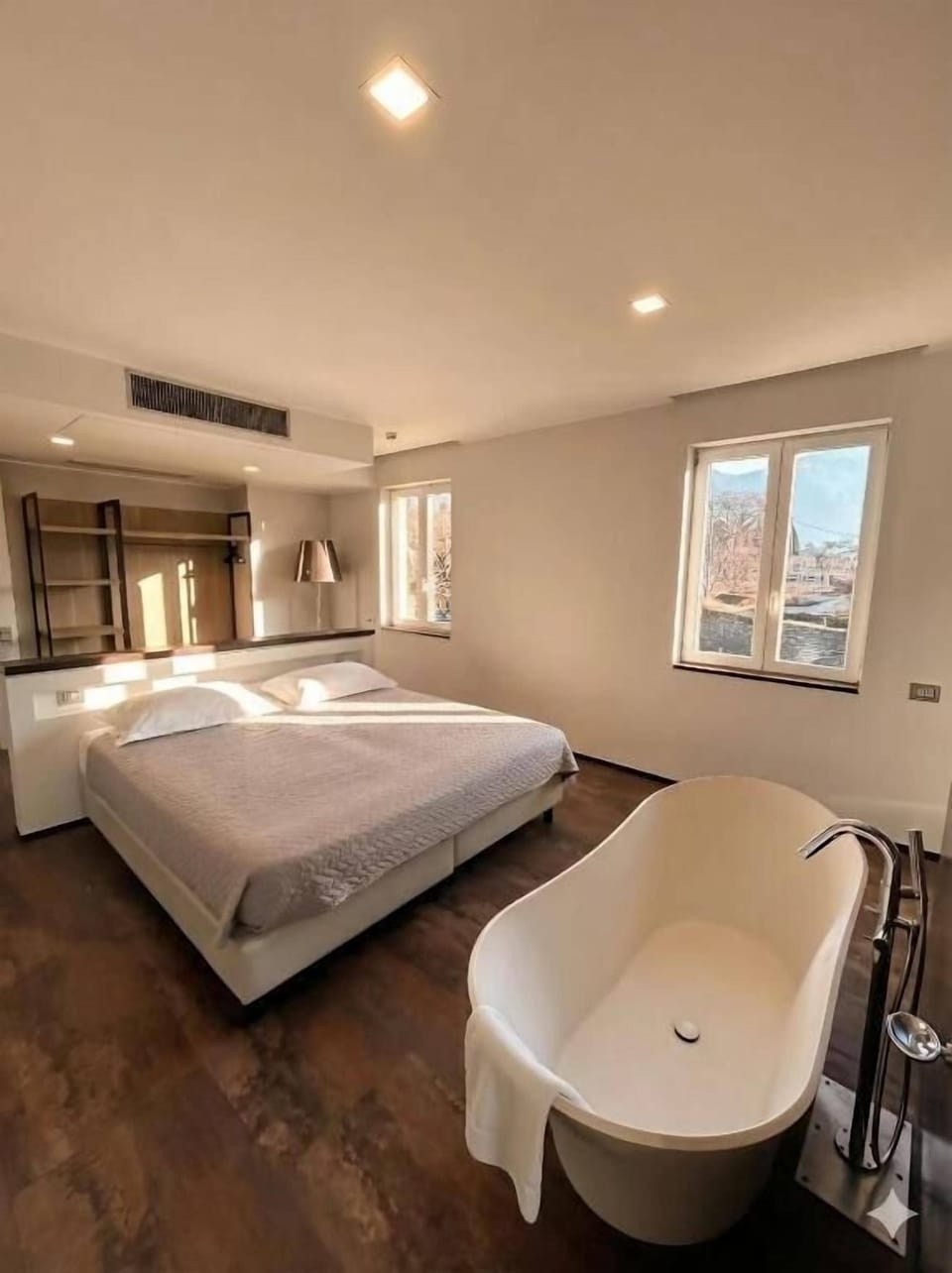 Deluxe Double Room | In-room safe, free WiFi, wheelchair access