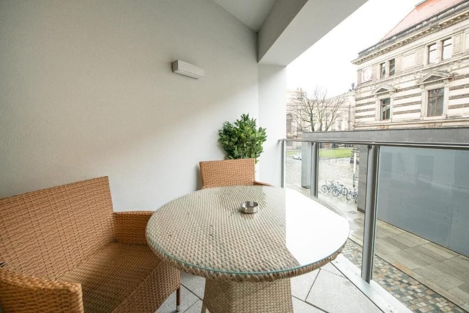 Apartment, 1 Bedroom, Balcony, City View | Outdoor dining