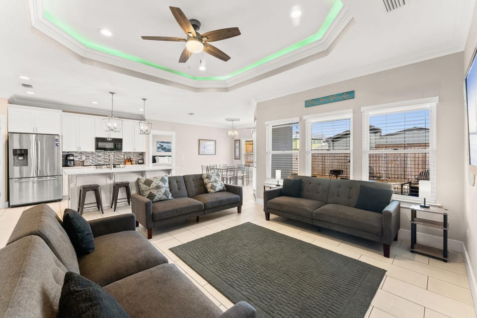 House, 4 Bedrooms, Pets Allowed | Living area | 55-inch Smart TV with digital channels, Netflix, Hulu