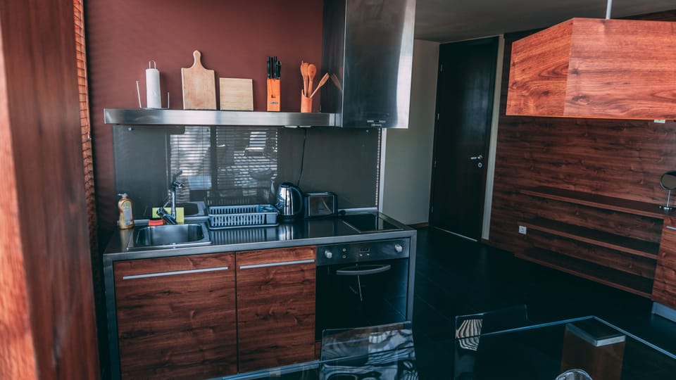 Apartment, Terrace | Private kitchen | Electric kettle