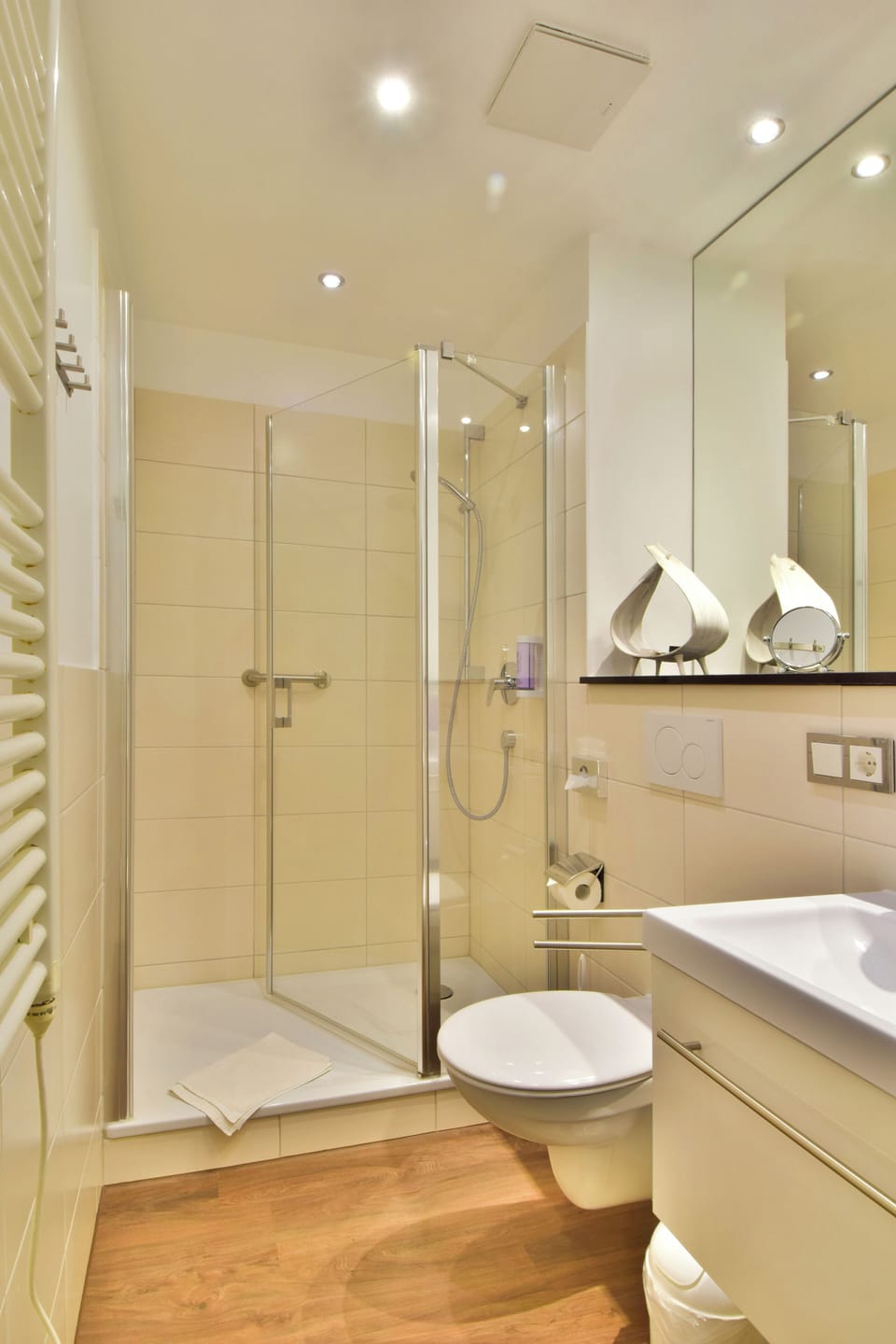 Economy Single Room | Bathroom | Shower, hair dryer, towels, soap