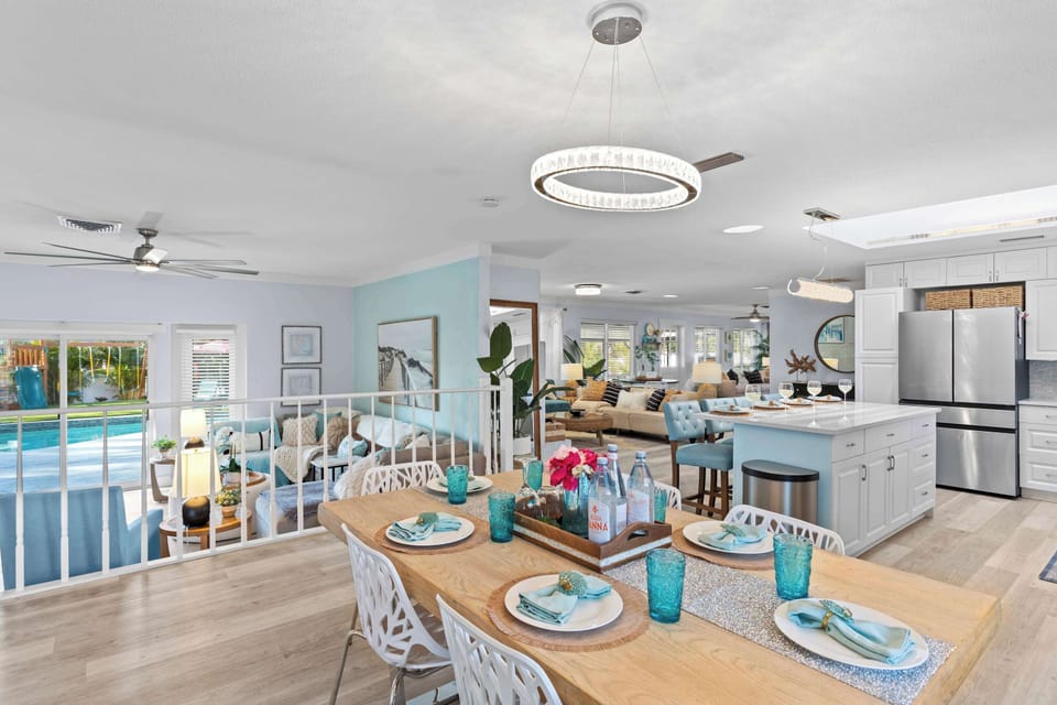 Dining & Living Area: Bright open space perfect for meals, relaxation, and fun with friends!