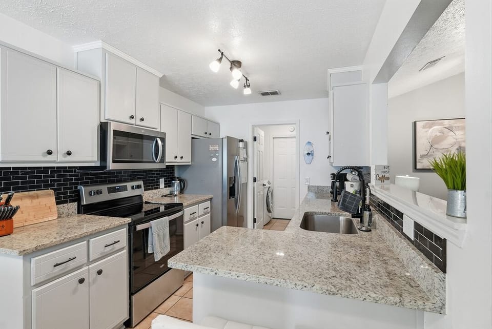 Fully Equipped Modern Kitchen
