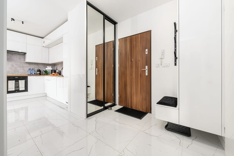 Classic Apartment, Balcony, Courtyard View | Blackout drapes, iron/ironing board, free WiFi