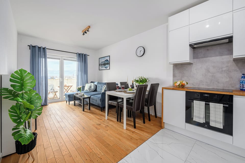 Classic Apartment, Balcony, Courtyard View | Private kitchen | Electric kettle