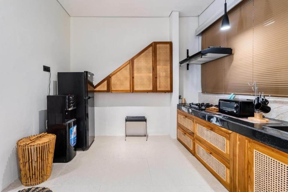 Deluxe Villa, Patio, Pool View | Private kitchen | Fridge, oven, electric kettle, cookware/dishes/utensils