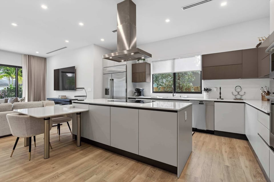 House, Multiple Beds, Pool Access, Garden View (Tarpon River Enclave) | Private kitchen | Coffee/tea maker