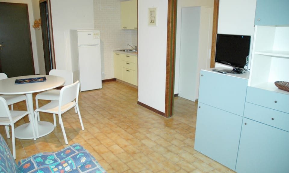 Apartment, 1 Bedroom, Terrace, Garden View | Room amenity