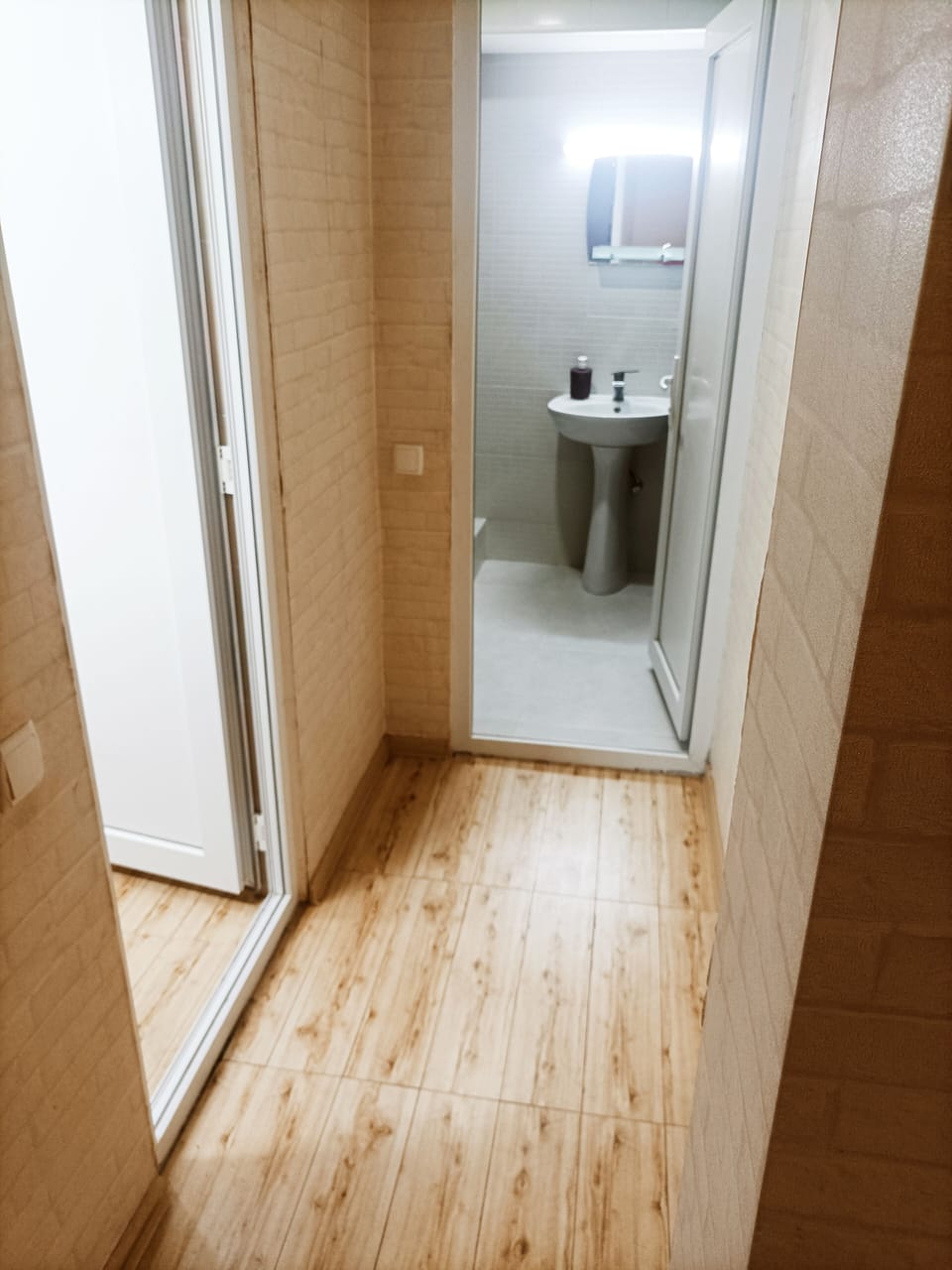 House, Balcony, City View | Bathroom