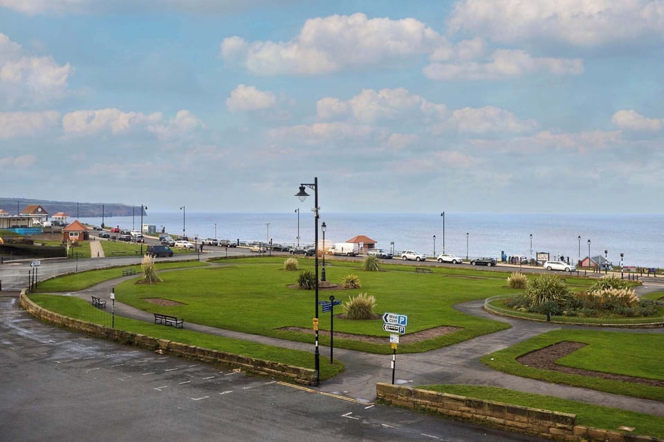Langley Hotel Apt 3, Whitby - Host & Stay