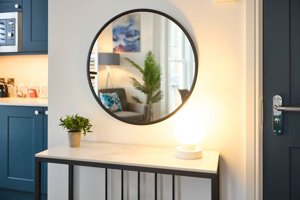 Langley Hotel Apt 3, Whitby - Host & Stay
