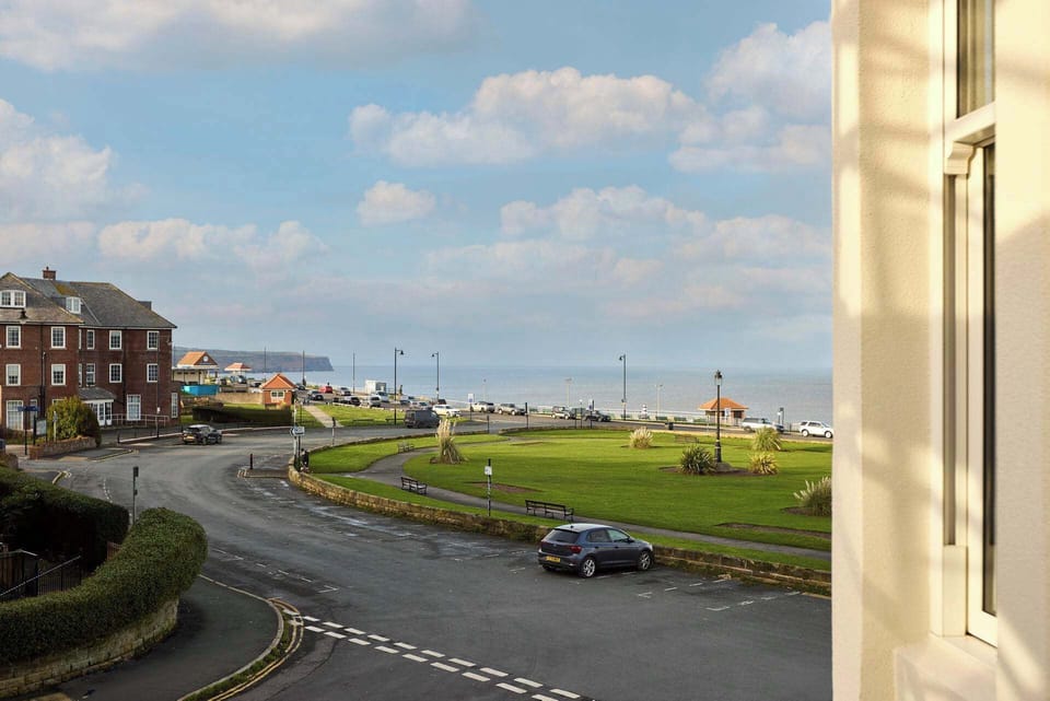 Langley Hotel Apt 4, Whitby - Host & Stay