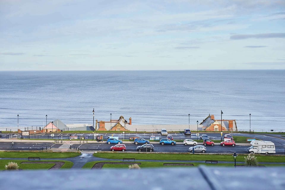 Langley Hotel Apt 9, Whitby - Host & Stay