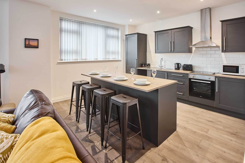 Promenade Suite, Blackpool - Host & Stay