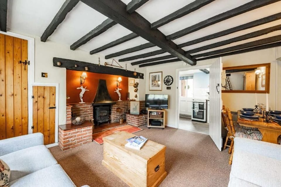 Sandpipers, Baconsthorpe - Host & Stay