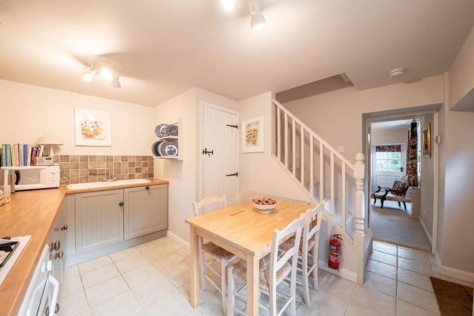 White House, Wensley - Host & Stay
