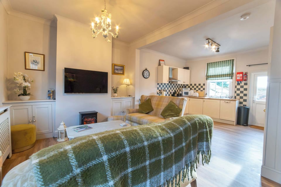 Sea View Cottage, Scarborough - Host & Stay