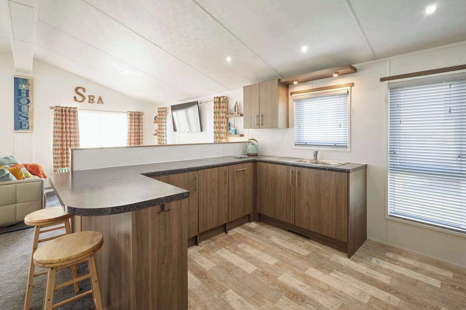 The Beach House, Newbiggin-by-the-Sea - Host & Stay