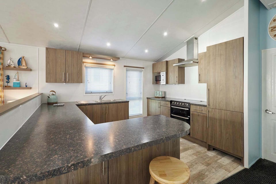 The Beach House, Newbiggin-by-the-Sea - Host & Stay