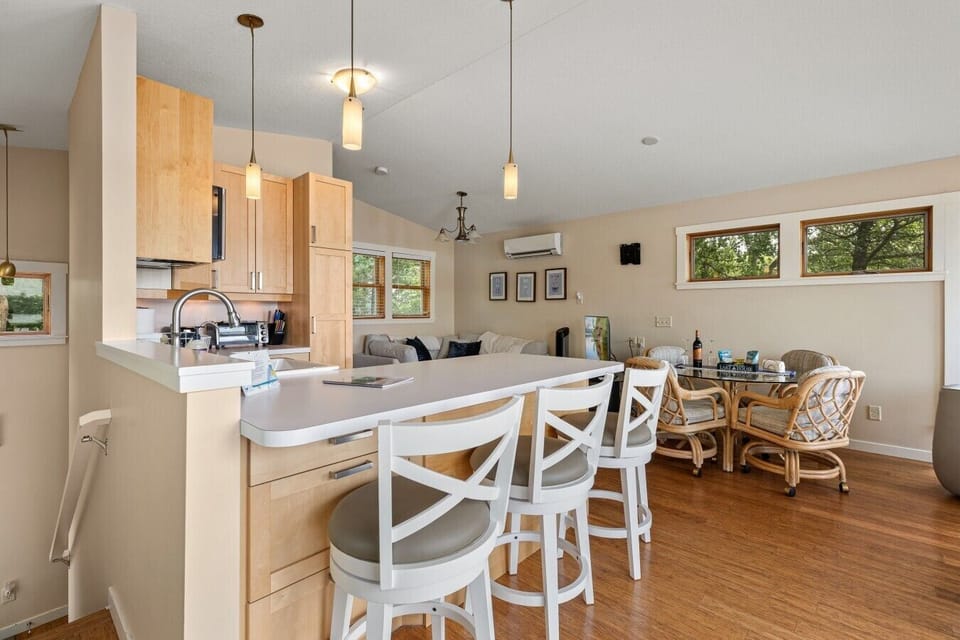 Kitchen | Breakfast Bar Seating | Open Layout