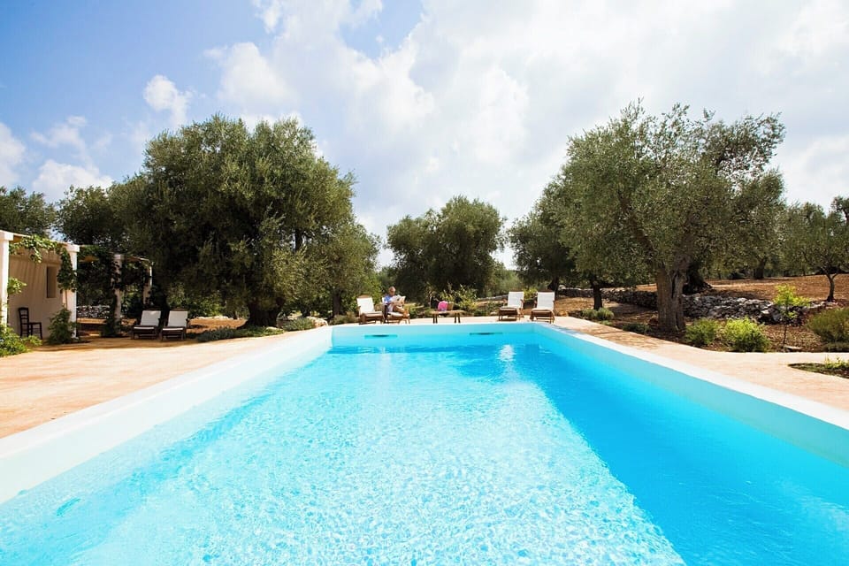 The relaxing pool.