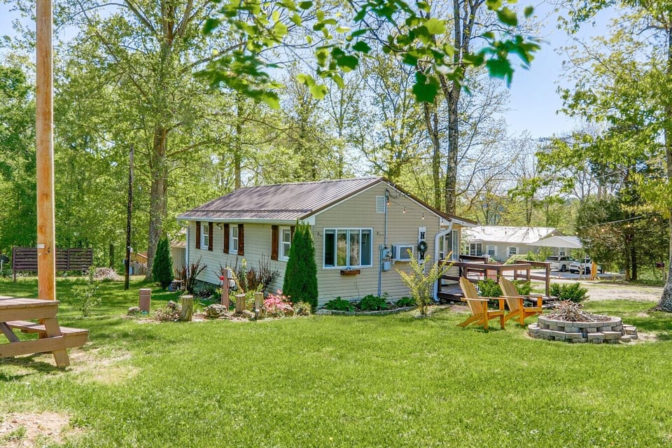36B Backyard | Fire Pit | Seating Area & Open Greenspace