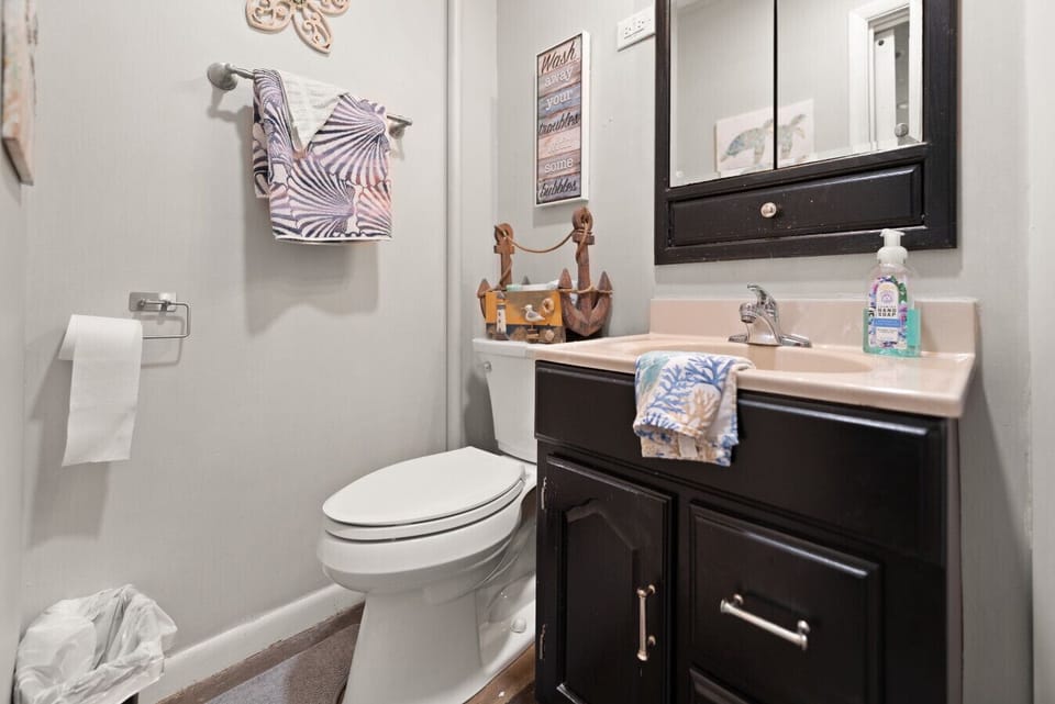 Bathroom | Single Vanity | Towel Storage & Wall Mirror