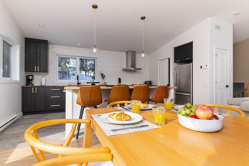 Dining room, kitchen