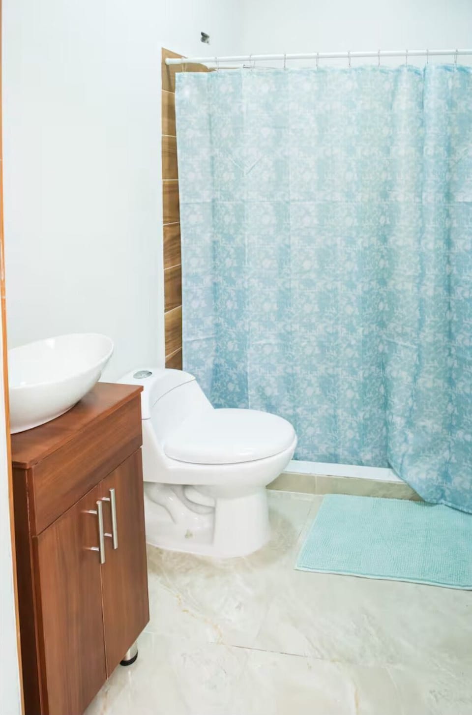 Comfort Townhome, Private Pool | Bathroom | Shower, free toiletries, towels, soap