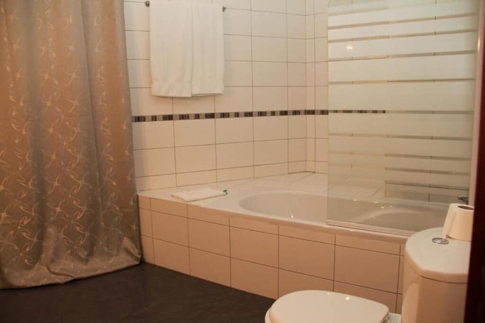 Classic Twin Room, Mountain View | Bathroom