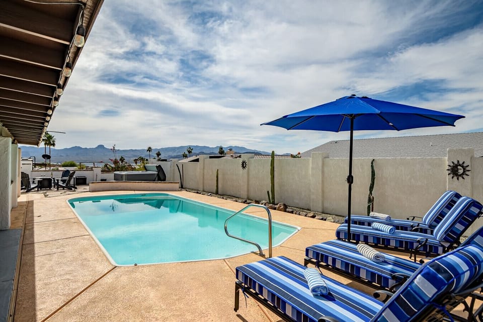 Private Lagoon: A serene getaway in your own backyard.