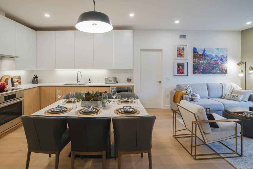 Deluxe Condo, Mountain View | Interior