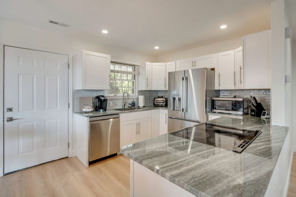 Kitchen | Main Floor