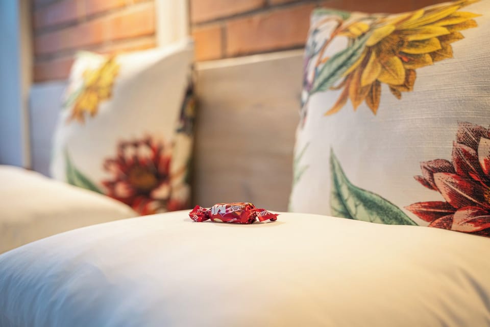 Deluxe Apartment, Garden View | Blackout drapes, soundproofing, iron/ironing board, free WiFi