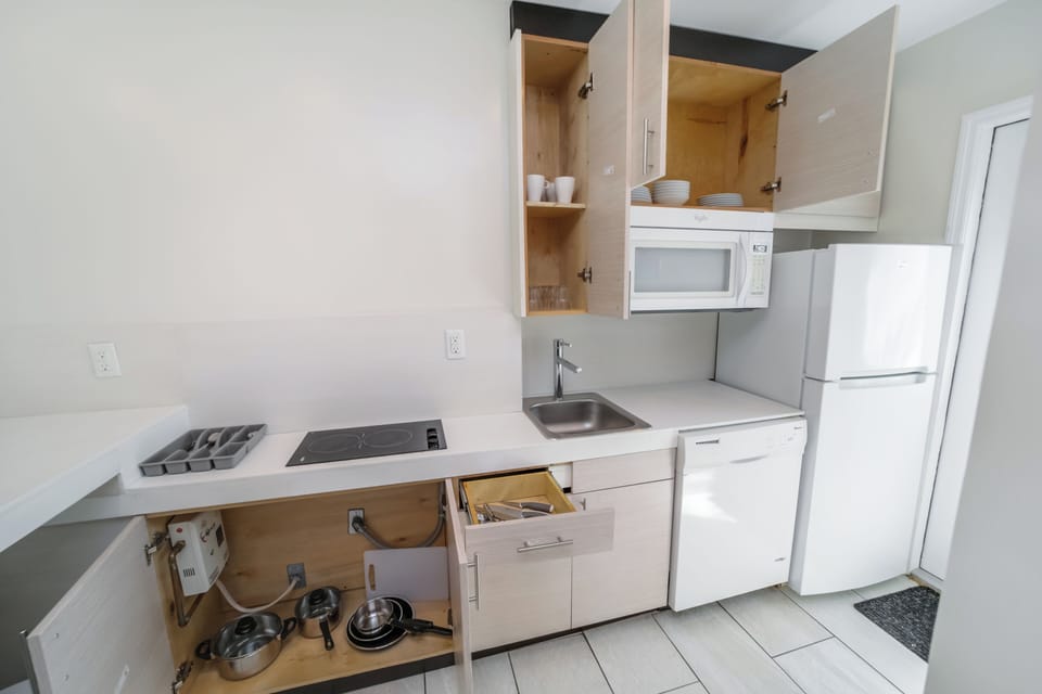 Family Studio, Kitchenette, Beachside (Self check-in) | Private kitchen | Fridge, microwave, stovetop, dishwasher