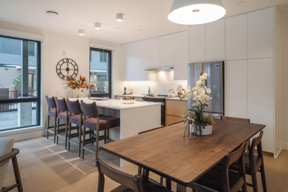 Premium Condo, Mountain View | Private kitchen | Full-size fridge, microwave, oven, stovetop