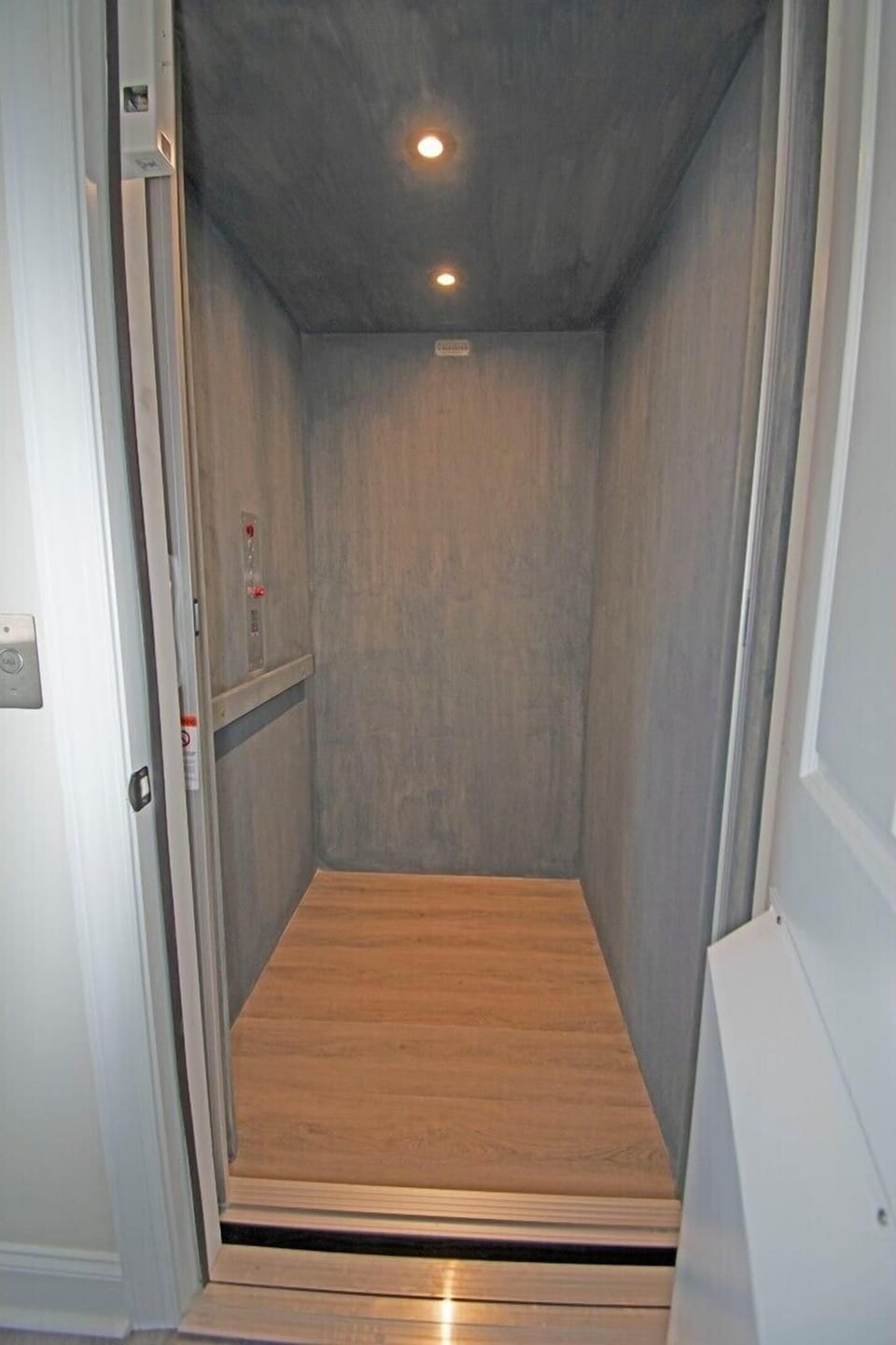 Elevator to all floors