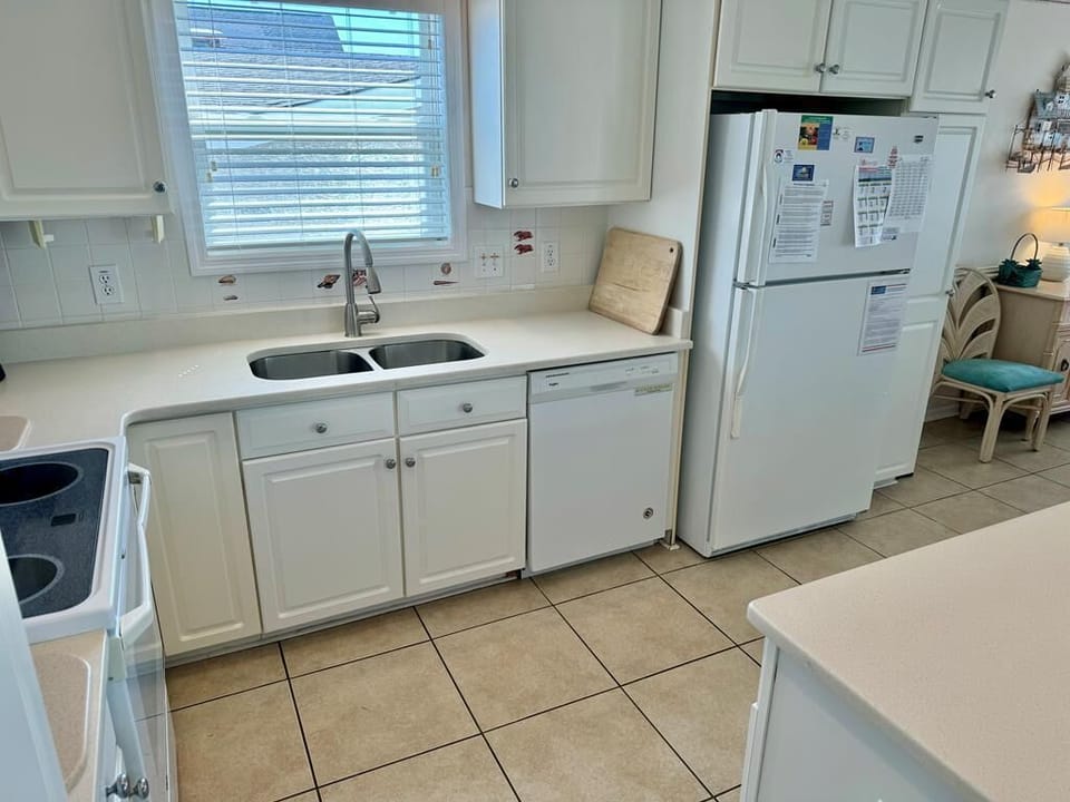 89 E 1ST Kitchen