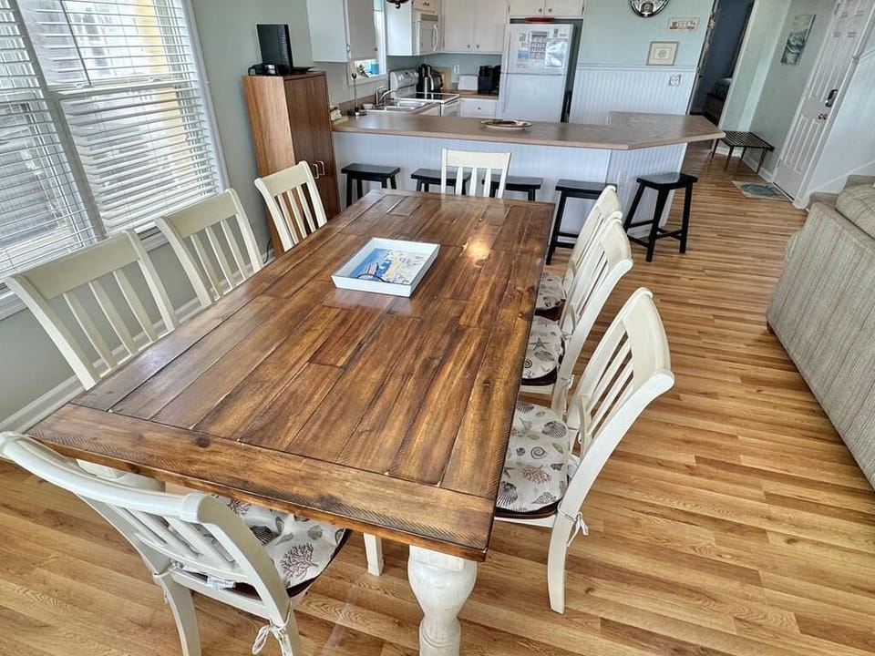 95B W 1ST Dining Table